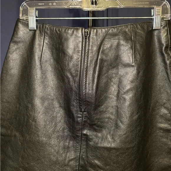 Black leather skirt - Picture 7 of 10